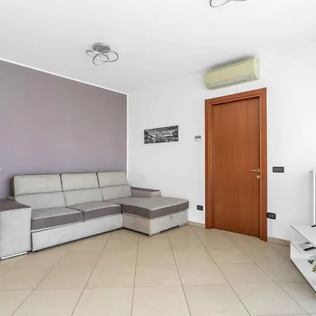 Santa Giulia - Futurismo 17 Apartment